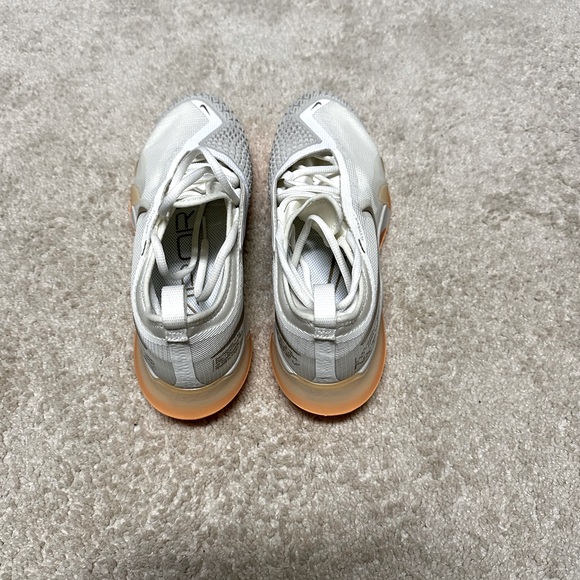 Nike Court React Vapor NKT 
Size 8.5 
Brand New! 
Never Worn!! - Picture 4 of 4